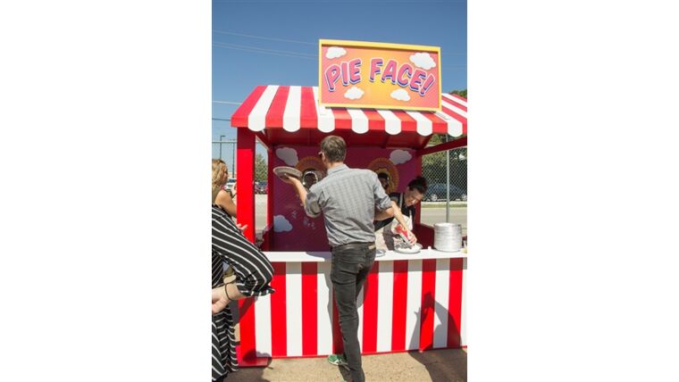 Pie face cheap carnival game