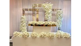 Image of a Amina Gold Arch Set & Flower Garlands