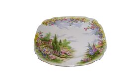 Image of a "Sarah" Cake Serving Plate