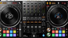Image of a Pioneer DJ Controller  DDJ 1000 SRT (duplicate)