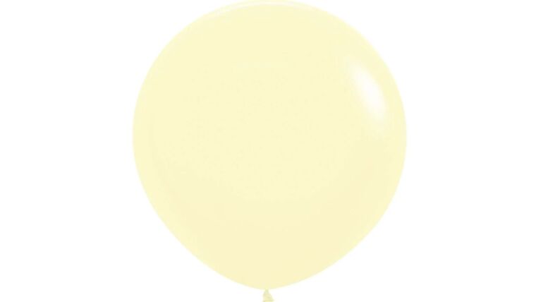 002 Balloon Color: Antique Lace (Tuftex) : goodshuffle.com