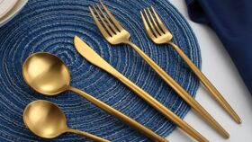 Image of a Modern flatware set (5pc gold)